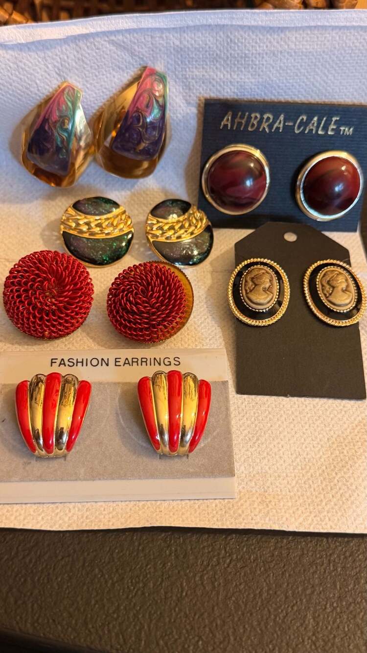 Vintage/Modern Earrings Lot of (5)